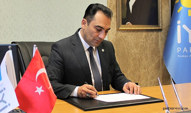 İYİ Partili Sebati Ataman Özhaseki'ye "Sıkışınca hızlı tren müjdesi veriyorsunuz" dedi!