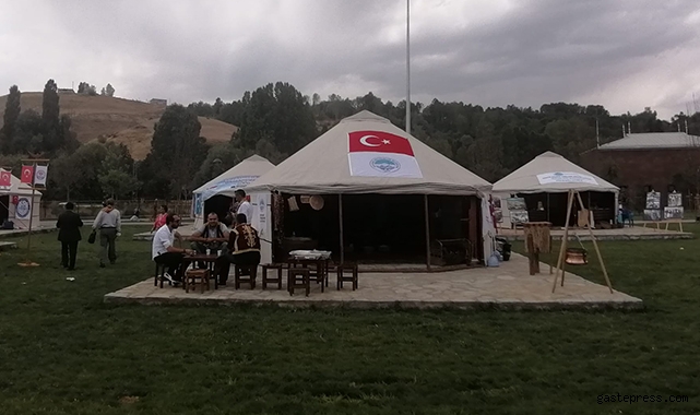 Kayseri Büyükşehir, Ahlat Millet Bahçesi'ne çadırını kurdu!