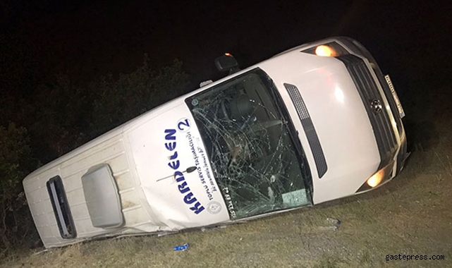 Polisleri taşıyan minibüs kaza yaptı: 15 yaralı!
