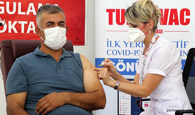 Turkovac'ın Faz 3 aşamasında ilk dozu, aşının üretildiği Kayseri ERÜ'de de uygulanıyor!