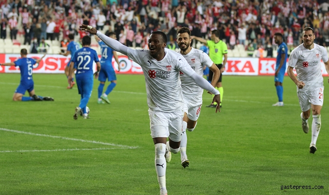 UEFA Konferans Ligi'nde Dinamo Batum ile berabere kalan Sivasspor turladı!