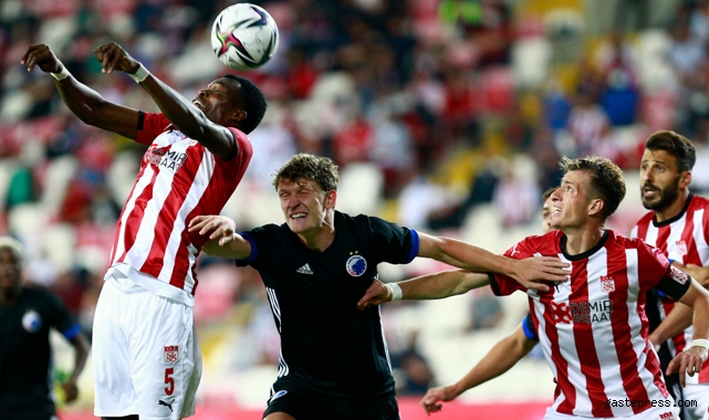 UEFA Konferans Ligi'nde Sivasspor konuk ettiği Kopenhag'a boyun eğdi!