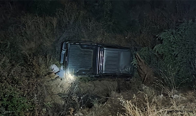 80 metrelik şarampole uçan pikabın sürücüsü hayatını kaybetti!
