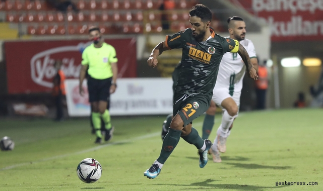 Alanyaspor evinde Giresunspor'u tek golle geçti!