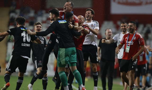 Antalyaspor, 2 farkla öne geçtiği maçta Beşiktaş'a mağlup oldu!
