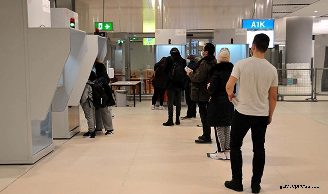 Aşı olmayan yolculara PCR testi zorunluluğu!