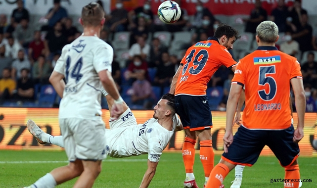 Başakşehir, Fenerbahçe'yi net skorla geçti!