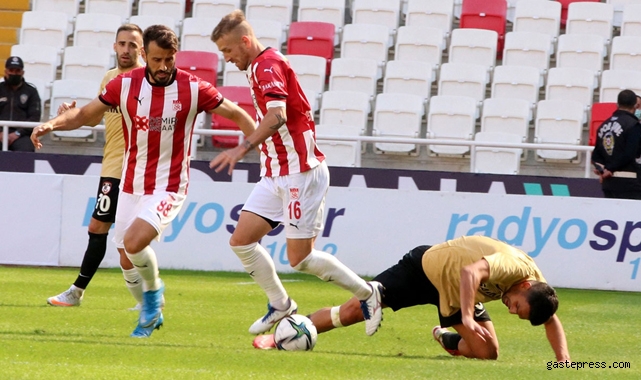 Demir Grup Sivasspor, Gaziantep FK karşısında son dakikada yıkıldı!