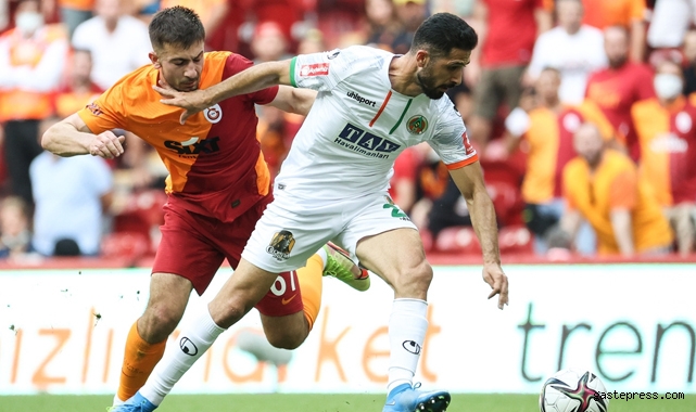 Galatasaray sezonun ilk yenilgisini kendi seyircisi önünde Alanyaspor'dan aldı!