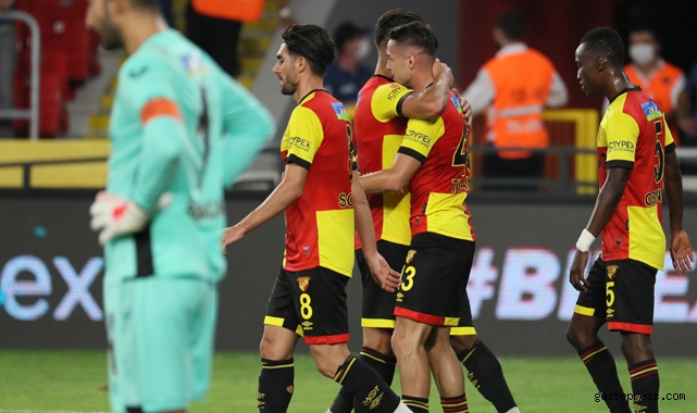 Göztepe geriden gelerek Başakşehir&#039;i yendi!