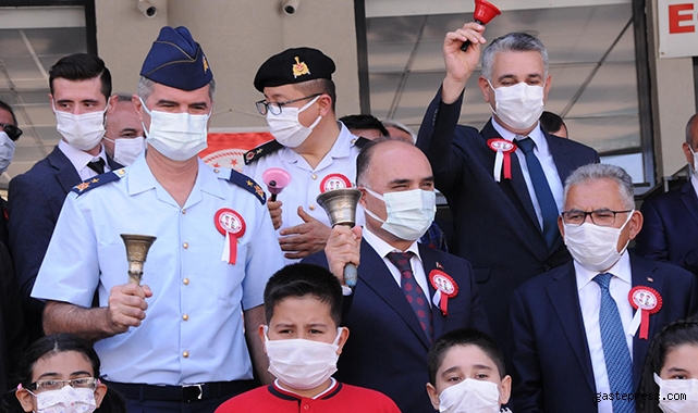 İlköğretim Haftası törenle kutlandı!