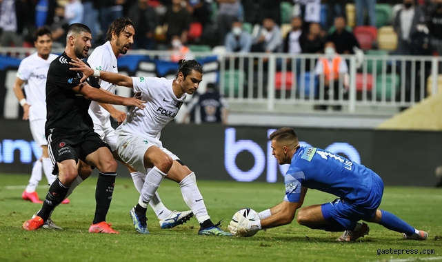 İzmir'de Altay'a mağlup olan Beşiktaş ağır yaralı!