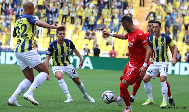 Kadıköy'deki mücadelede Fenerbahçe ve Sivasspor puanları paylaştı!