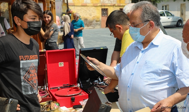 Kayseri Talas Antika Pazarı'nda bu hafta 'Mezat' da var!