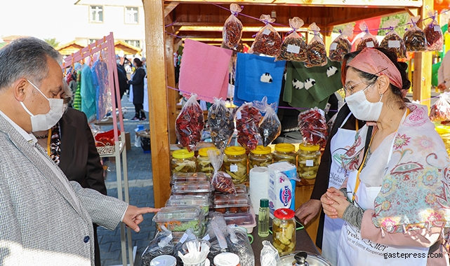 Kayseri Talas'ta Maharetli ellerin yaptıkları görücüye çıkıyor!
