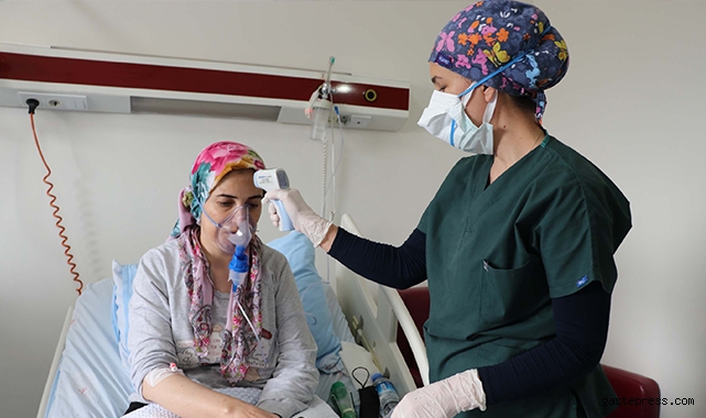 Koronavirüs tedavisi gören 3 çocuk annesi: Söylentilere inandık, yanlış yapmışız