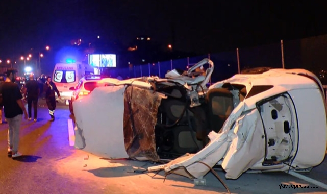 Lastiği patlayan otomobil kazaya neden oldu: 3 ölü, 3 yaralı!