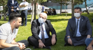 Rektör Karamustafa, öğrencilerle buluştu!