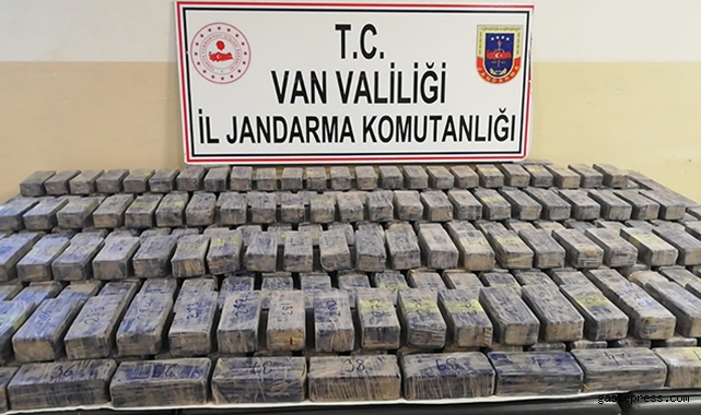 Resmi araç görünümlü minibüste 150 kilo eroin ele geçti!