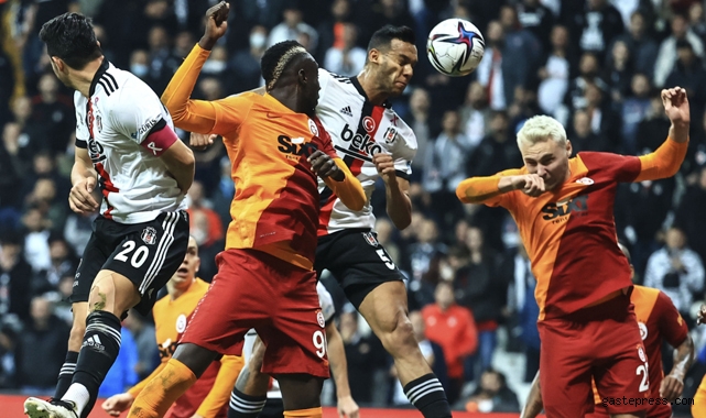 Beşiktaş, Galatasaray'ı 2-1 ile geçti!