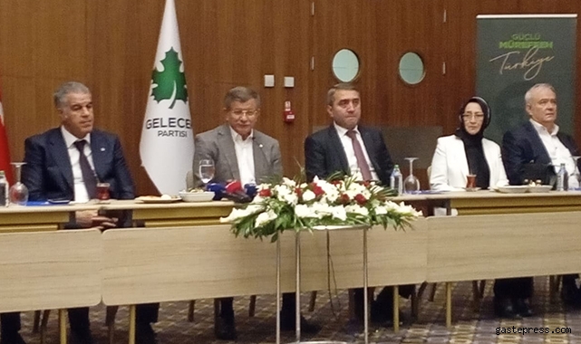 Davutoğlu: 'Arkamda Hiçbir güç yok, Millet var'