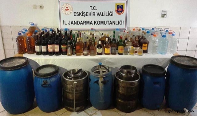 Evde 581 litre sahte içki ele geçirildi!