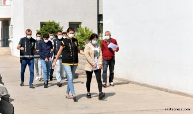 İlişki vaadiyle eve çağırıp tabancayla vurarak 3 bin lirasını gasbettiler!