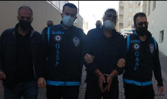 İş makinesi ile güvenlik kulübesini yakan kepçe operatörü adliyede!