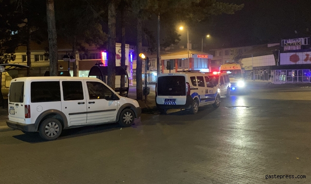 Kayseri'de, kavgada bıçaklanan şahıs, kaçmaya çalışırken cami bahçesinde bayıldı!