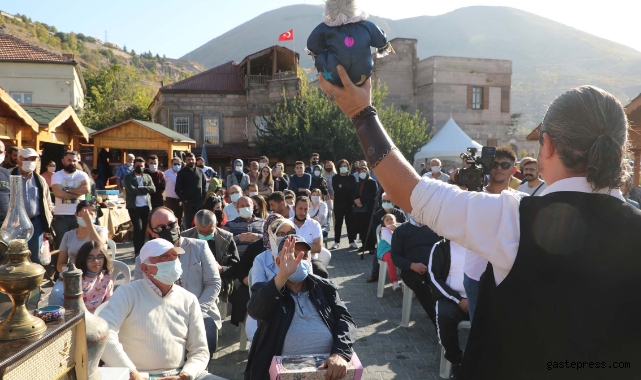 Kayseri Talas’ta antika pazarına yoğun ilgi!