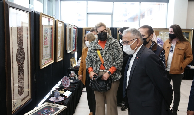 Memduh Başkan, E-38 Sanat Sergisi'ni Kadınlarla Birlikte Açtı!