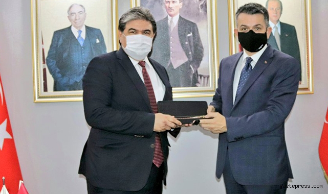 Pakdemirli ve Sarıeroğlu’ndan MHP Adana İl’e ziyaret!