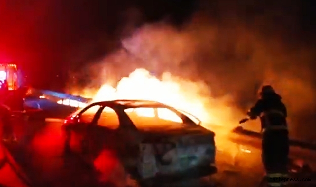 Şanlıurfa'da seyir halindeki otomobil alev topuna döndü!