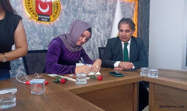 Selda Avcı Yeni Kitabını Tanıttı!