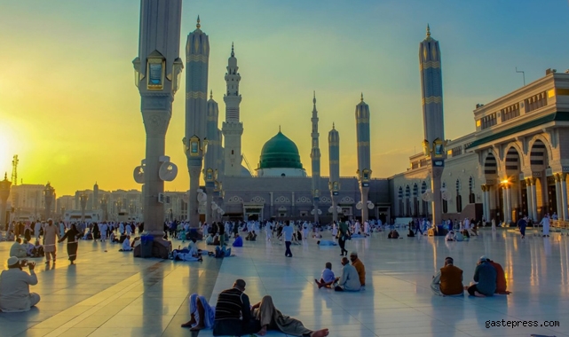 Suudi Arabistan'da açık alanlarla maske zorunluluğu kalkıyor!