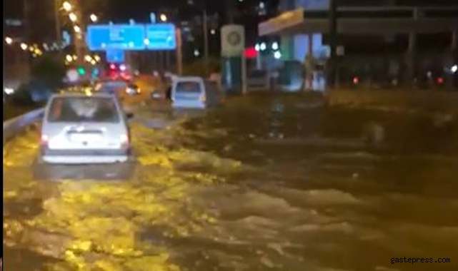 Trabzon'da etkili olan sağanak sürücülere zor anlar yaşattı!