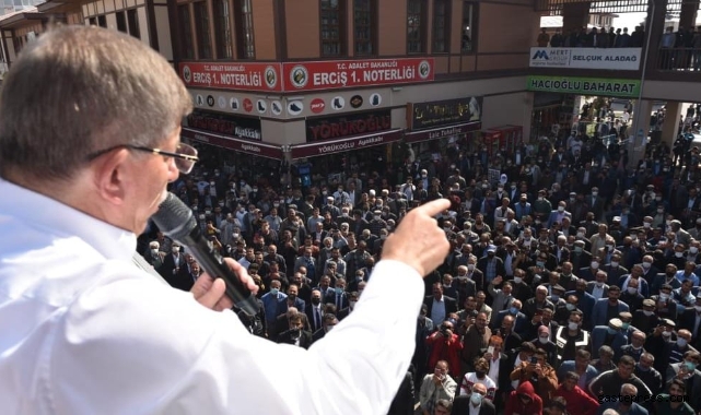 Van'da Davutoğlu'na Gösterilen Yoğun İlgi Yasak Getirdi!