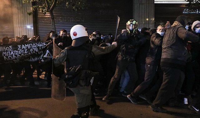 Yunanistan’da polis şiddetine karşı halk sokaklara döküldü!