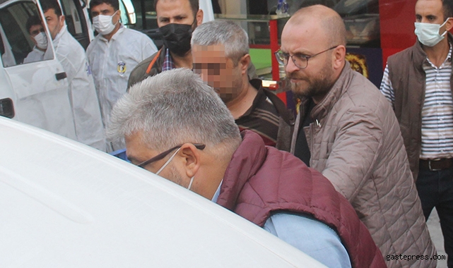 Babasını boğasını keserek öldürdü!