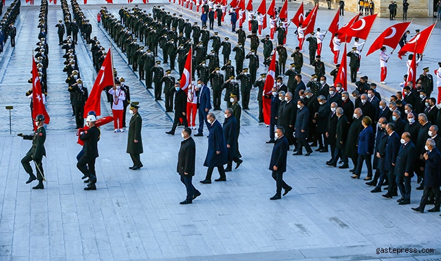 Devletin zirvesi Anıtkabir’de