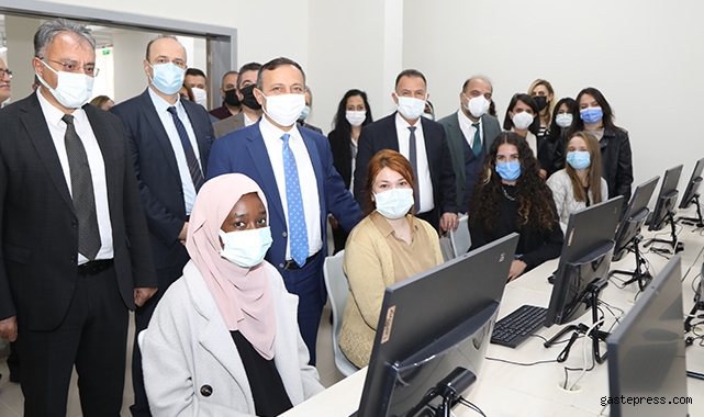 ERÜ’de Yabancı Diller Yüksekokulu’nun  Yenilenen Binası ve Bilgisayar Laboratuvarı Açıldı!