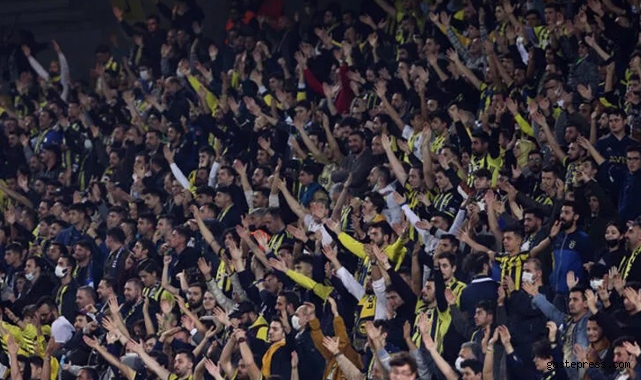 Fenerbahçe taraftarının tepkisi maç sonunda da devam etti!