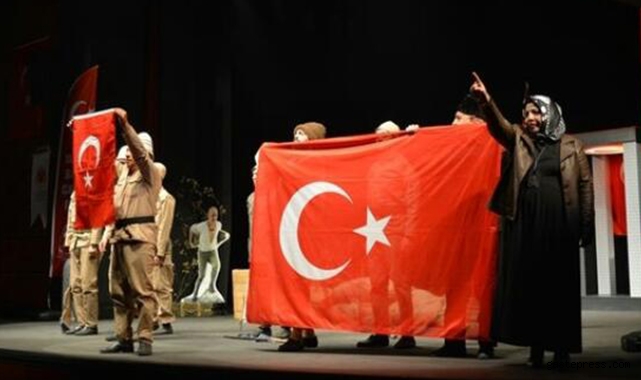 “Gelibolu Bin Ölür Bin Diriliriz” Tiyatro Oyununa Yoğun İlgi!
