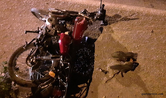 Hafif ticari araçla motosiklet kafa kafaya çarpıştı: 1 ölü!