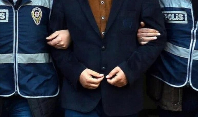 İzmir'de FETÖ'nün gaybubet evlerine operasyon: 31 gözaltı!