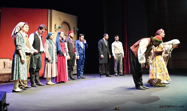 Kayseri'de Başkan Büyükkılıç'tan Devlet Tiyatrosu'na davet!