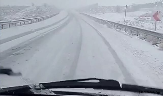 Kayseri'de Yağmur yağışı yüksek kesimlerde kara dönüştü!