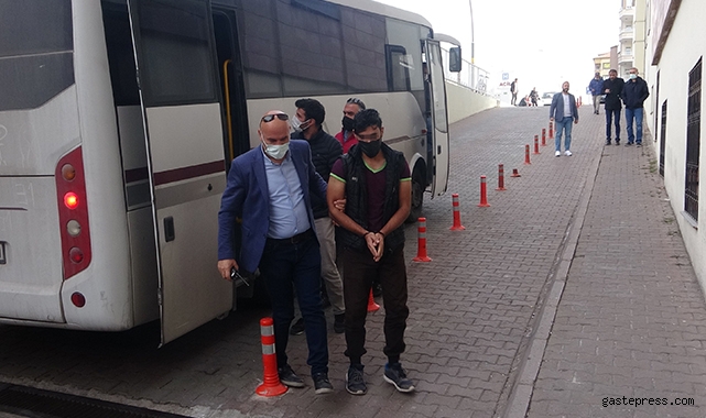 Kayseri'deki DEAŞ operasyonunda yakalanan 7 kişi adliyede!