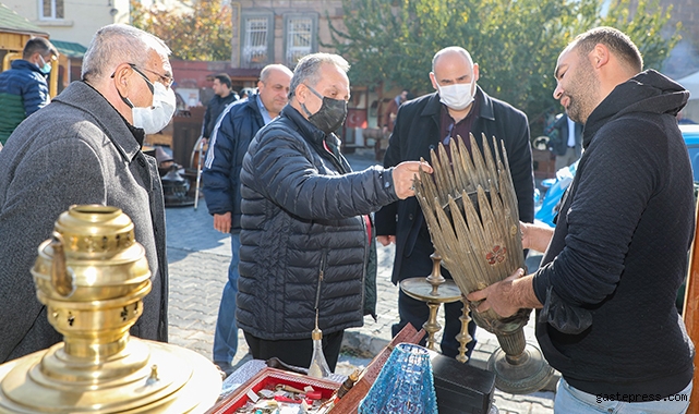 Kayseri Talas&#039;ta Antika pazarı yoğun ilgi gördü
