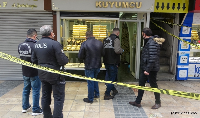 Kuyumcuda bıçaklı kavga: 1 yaralı!